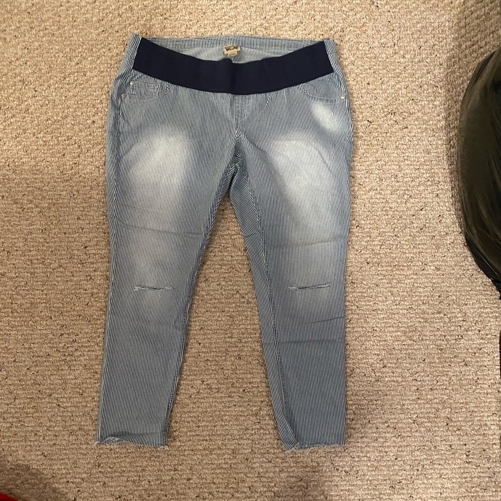 Distressed Maternity Crops